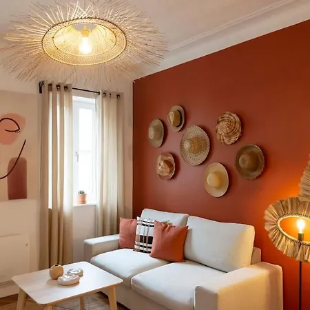 Bohemian Bakoua & Chesterfield Cottage, Hyper-centre Apartman *