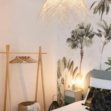 Bohemian Bakoua & Chesterfield Cottage, Hyper-centre Metz