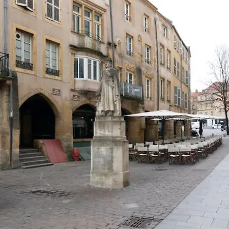 Bohemian Bakoua & Chesterfield Cottage, Hyper-centre Apartman