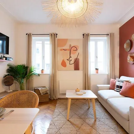 Bohemian Bakoua & Chesterfield Cottage, Hyper-centre Apartamento *