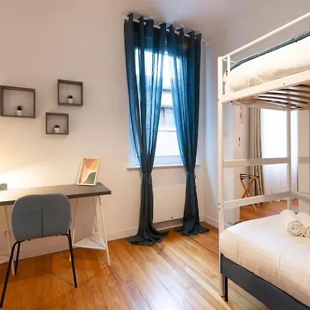 Bohemian Bakoua & Chesterfield Cottage, Hyper-centre *