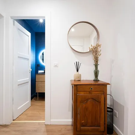 Bohemian Bakoua & Chesterfield Cottage, Hyper-centre Apartman *