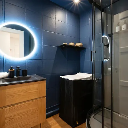 Bohemian Bakoua & Chesterfield Cottage, Hyper-centre Apartamento *