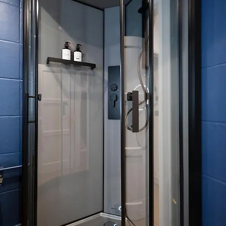 Bohemian Bakoua & Chesterfield Cottage, Hyper-centre Apartamento