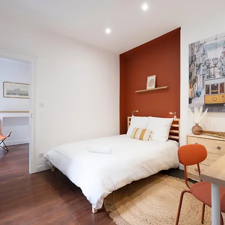 Bohemian Bakoua & Chesterfield Cottage, Hyper-centre Apartman *