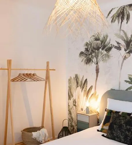 Bohemian Bakoua & Chesterfield Cottage, Hyper-centre Metz