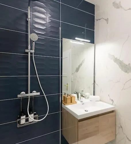 Bohemian Bakoua & Chesterfield Cottage, Hyper-centre Appartement *