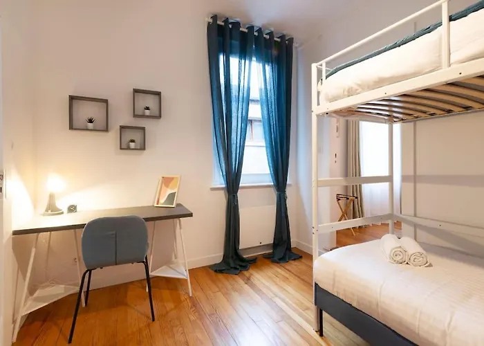 Bohemian Bakoua & Chesterfield Cottage, Hyper-centre *