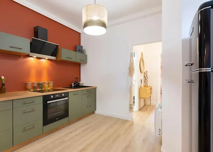 Bohemian Bakoua & Chesterfield Cottage, Hyper-centre Appartement