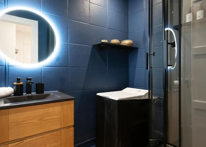 Bohemian Bakoua & Chesterfield Cottage, Hyper-centre 公寓 *