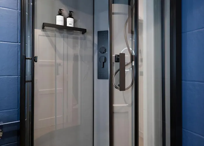 Bohemian Bakoua & Chesterfield Cottage, Hyper-centre Appartement